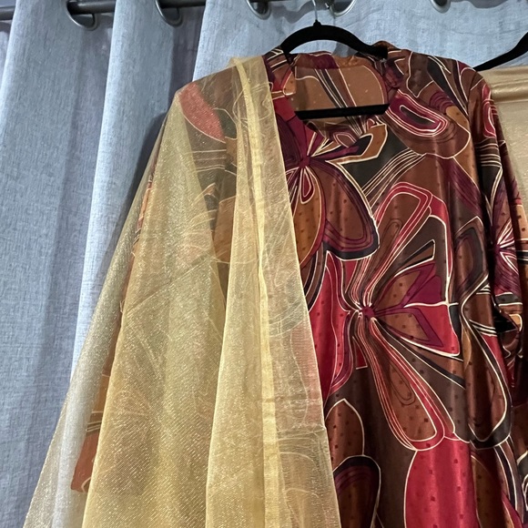 Kurti with leggings. - Picture 3 of 4